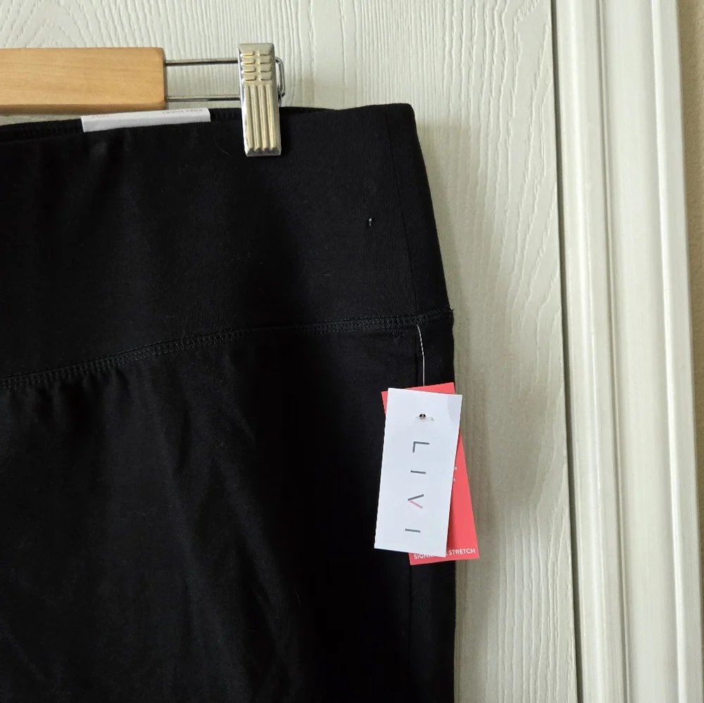 Livi Lane Bryant Knee Shorts